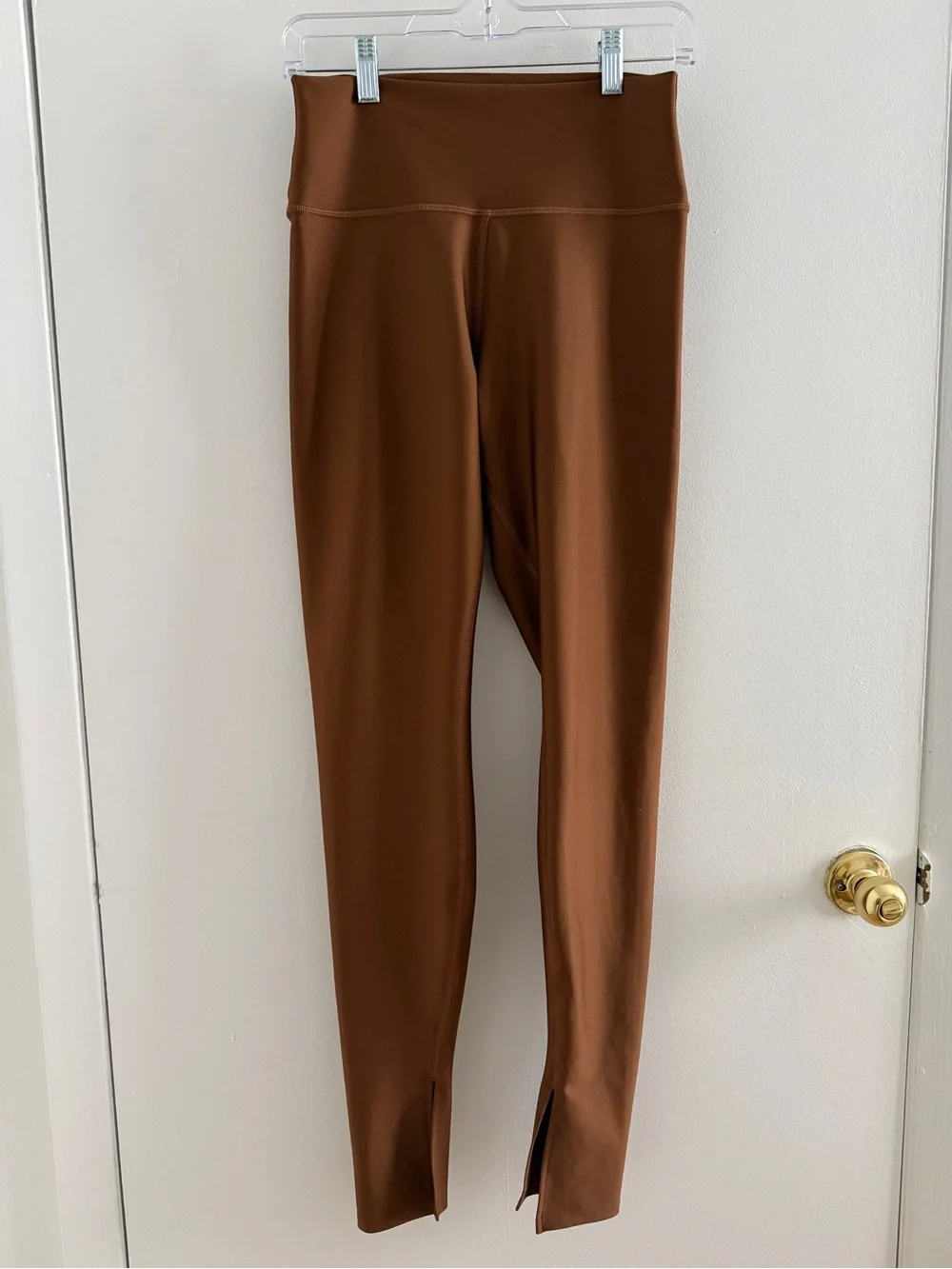 Alo Yoga Airlift High-Waist Elongated Flutter Split Hem Leggings Cinnamon Brown